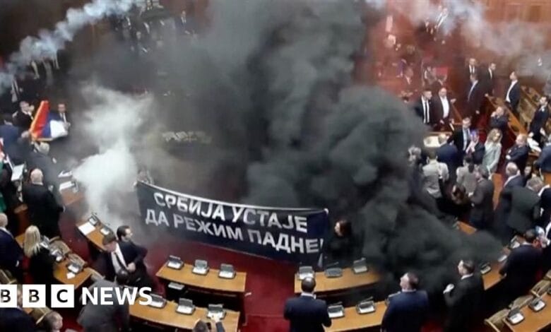 Chaos, as deputies throwing smoke grenades in Parliament